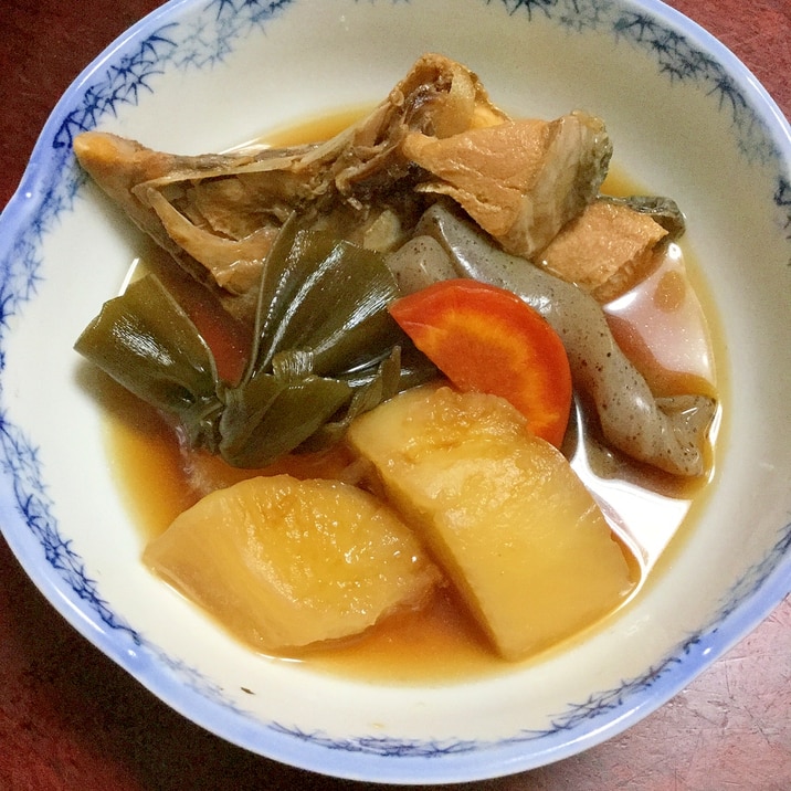 鮭アラと大根の煮物 ほっこり和食 レシピ 作り方 By とりあえず乾杯 楽天レシピ 鮭アラと大根の煮物 ほっこり和食 レシピ 作り方 By とりあえず乾杯 楽天レシピ